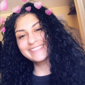 Meet your Posher, Aadia